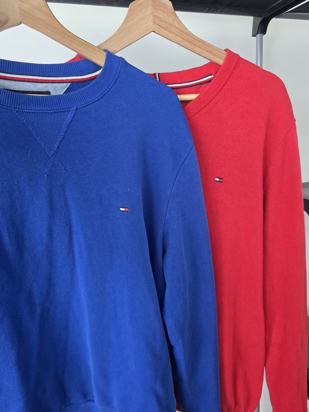Tommy Hilfiger Men's Sweater Bundle Size M Blue Crewneck Sweatshirt Red V-Neck C